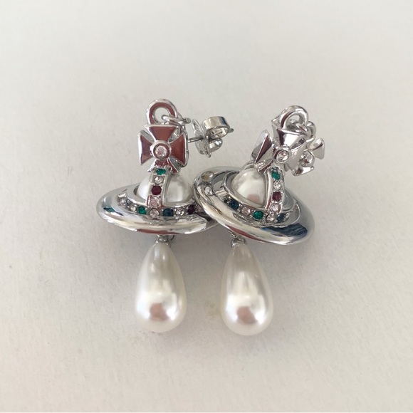 NWOT Vivienne Westwood Pearl Drop Earring - Picture 4 of 6